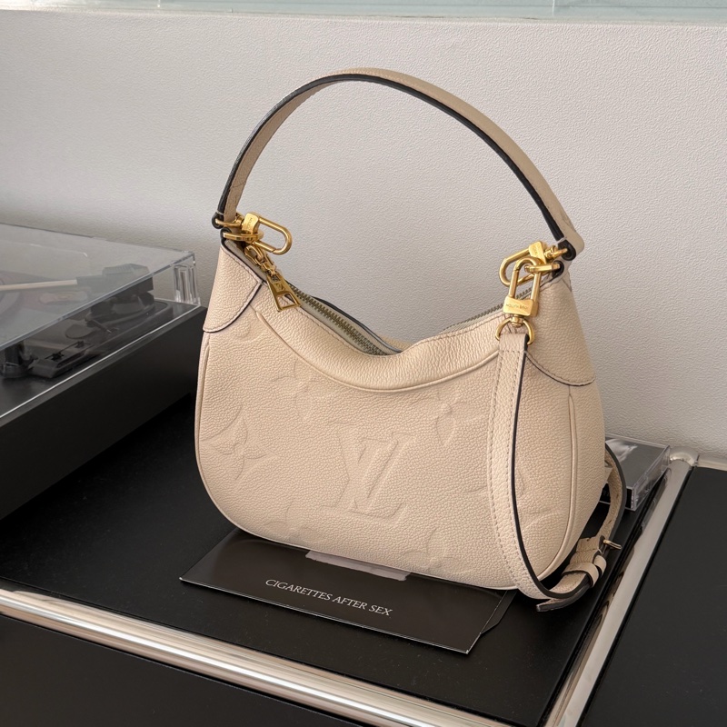 LV Boulogne PM 牛角包 白壓紋-2