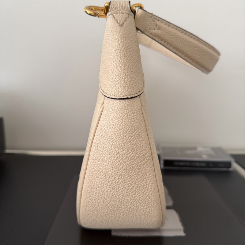 LV Boulogne PM 牛角包 白壓紋-6