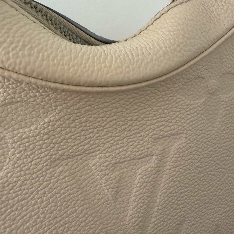 LV Boulogne PM 牛角包 白壓紋-19