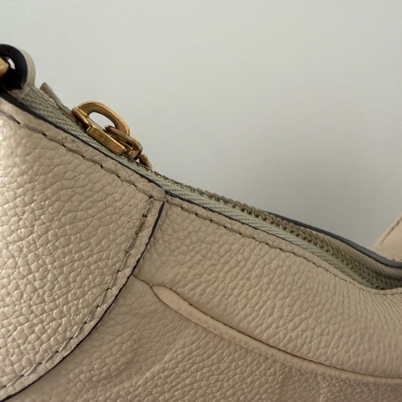 LV Boulogne PM 牛角包 白壓紋-20