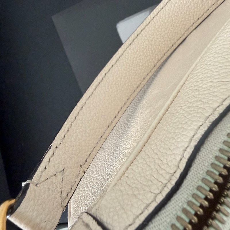 LV Boulogne PM 牛角包 白壓紋-26