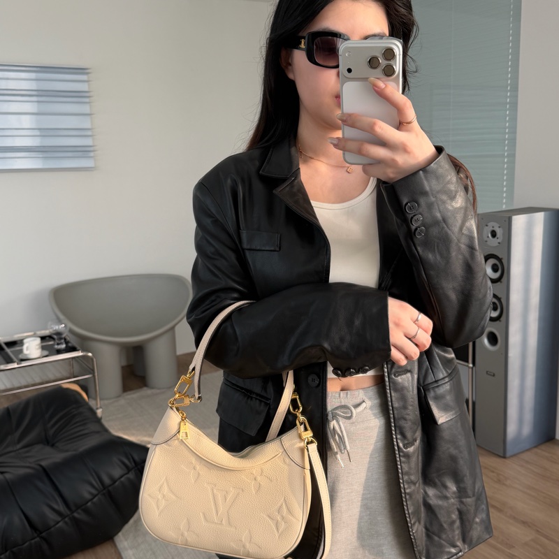 LV Boulogne PM 牛角包 白壓紋-34