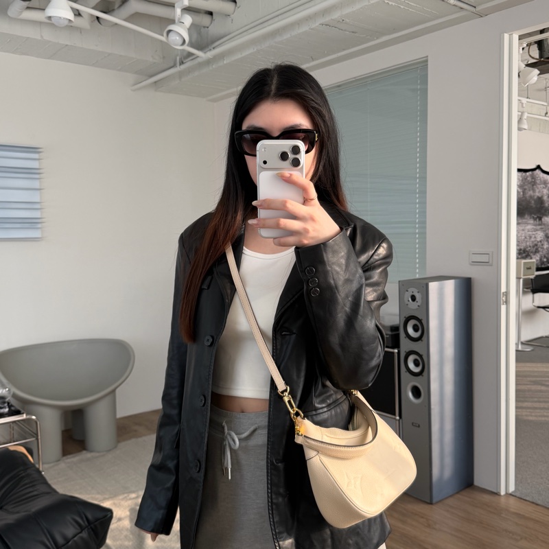 LV Boulogne PM 牛角包 白壓紋-39