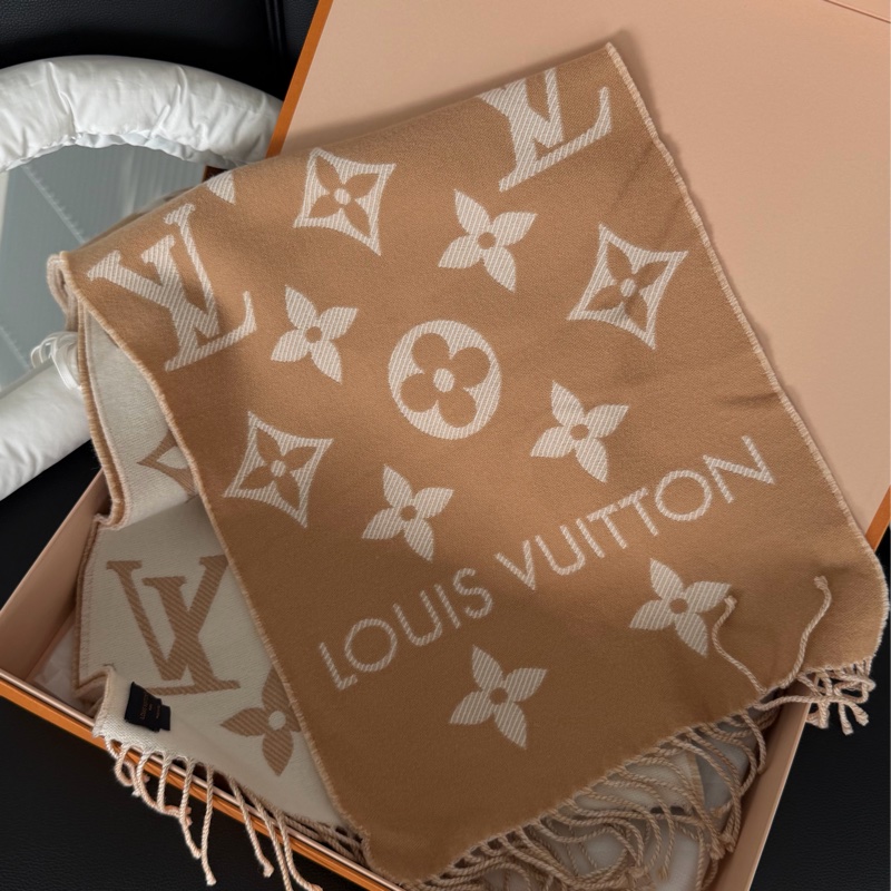 LV 奶茶色圍巾-0
