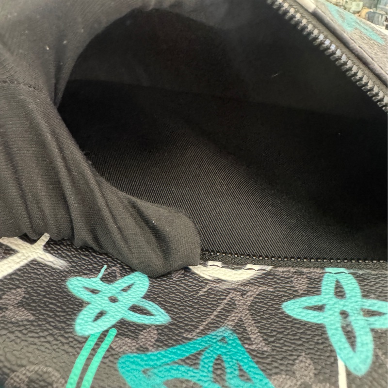 LV塗鴉黑字花Discovery後背PM-8