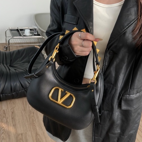 Valentino hobo stud sign 肩背包 「本人實拍實背」