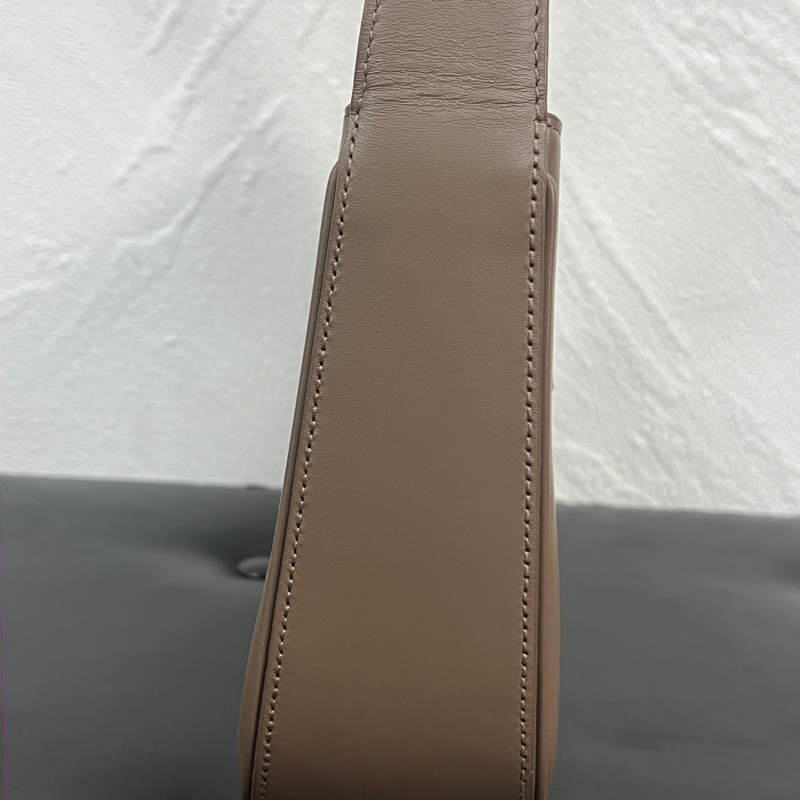 YSL 腋下包 奶茶色 LE 5 À 7滑面皮革手袋 肩背包 手提包-14