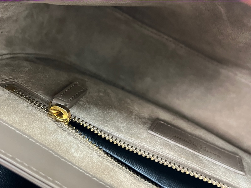 YSL 腋下包 奶茶色 LE 5 À 7滑面皮革手袋 肩背包 手提包-17