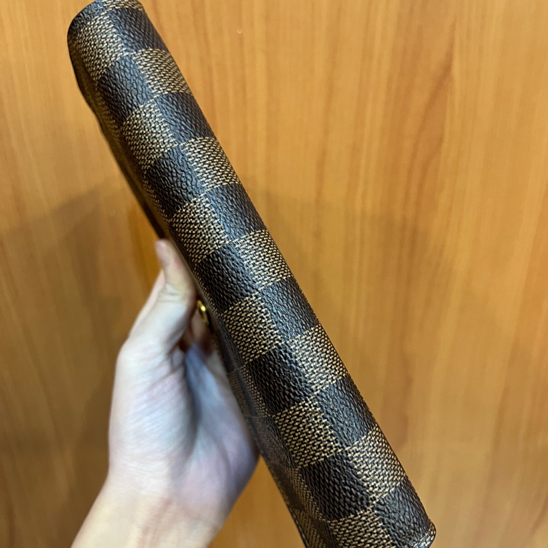 LV 咖格金釦Sarah 12卡長夾N63209-4