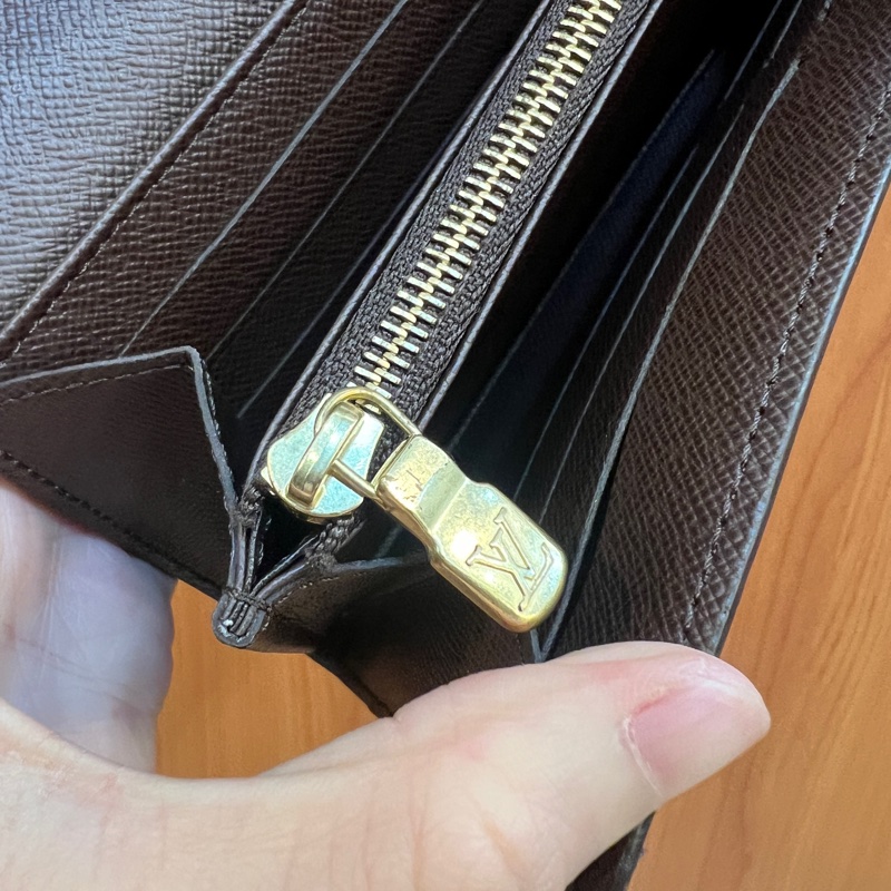 LV 咖格金釦Sarah 12卡長夾N63209-11