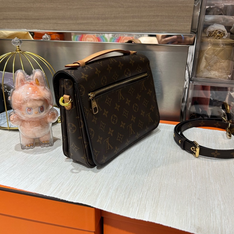 Lv Metis pochette monogram-3