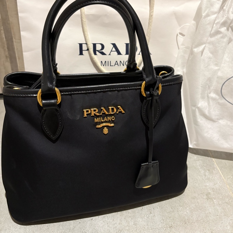 PRADA 尼龍手提包-8