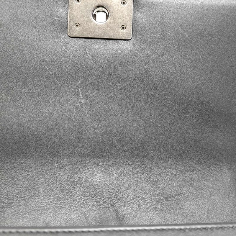 CHANEL BOY 中號 黑色羊皮V紋斜背包肩背包 釕色五金-9