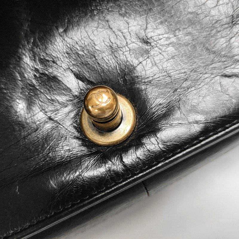 CHANEL BOY 中號 黑色羊皮菱格紋縫斜背包肩背包 金色五金-11