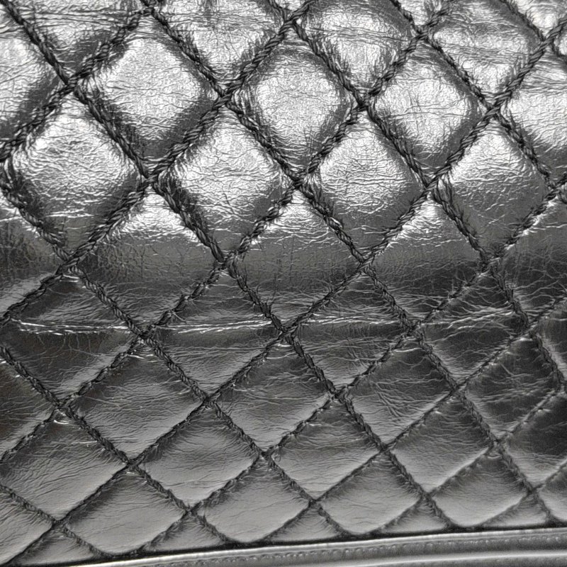 CHANEL BOY 中號 黑色羊皮菱格紋縫斜背包肩背包 金色五金-12