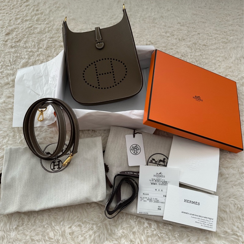 全新 Hermes 2025 k刻 Mini Evelyne 大象灰金釦 全皮背帶 (東京購入)-6