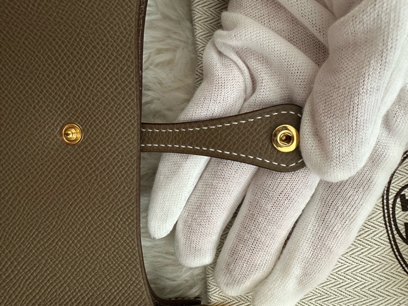 全新 Hermes 2025 k刻 Mini Evelyne 大象灰金釦 全皮背帶 (東京購入)-16