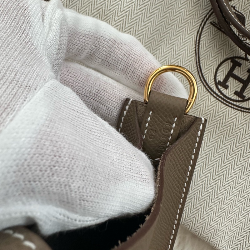 全新 Hermes 2025 k刻 Mini Evelyne 大象灰金釦 全皮背帶 (東京購入)-19