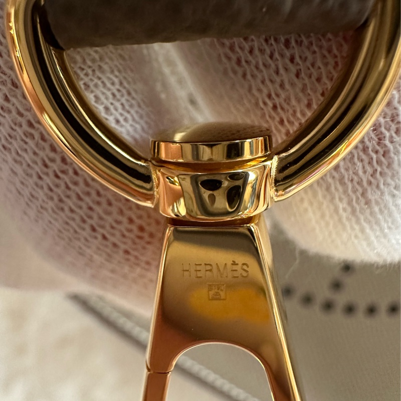 全新 Hermes 2025 k刻 Mini Evelyne 大象灰金釦 全皮背帶 (東京購入)-22