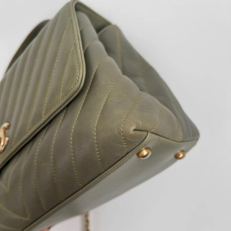 Chanel Chevron Quilted Medium Coco Handle Bag With Lizard Top Handle-2