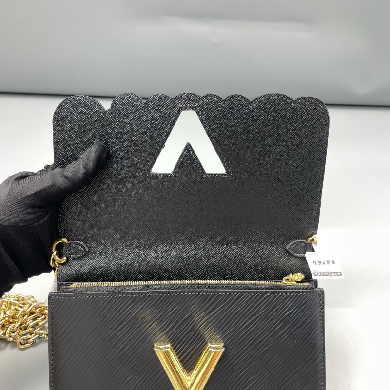 LV路易威登 twist epi 水波纹花卉鏈條包 斜背包肩背包-16