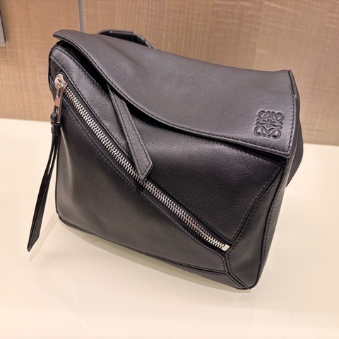 Loewe puzzle黑色小號腰包