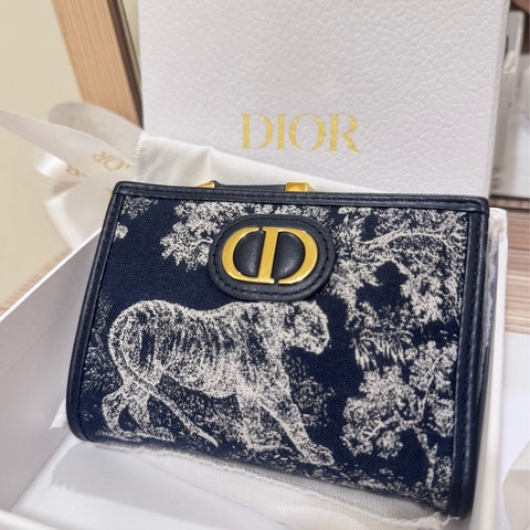 Dior 30 Montaigne Dahlia