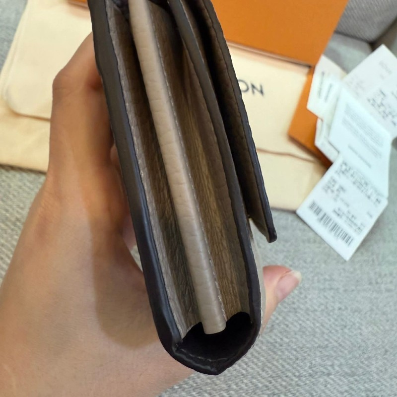 Lv capucines 長夾芯片款-9
