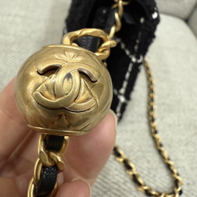 Chanel 23K 黑色毛呢金球woc芯片款-4