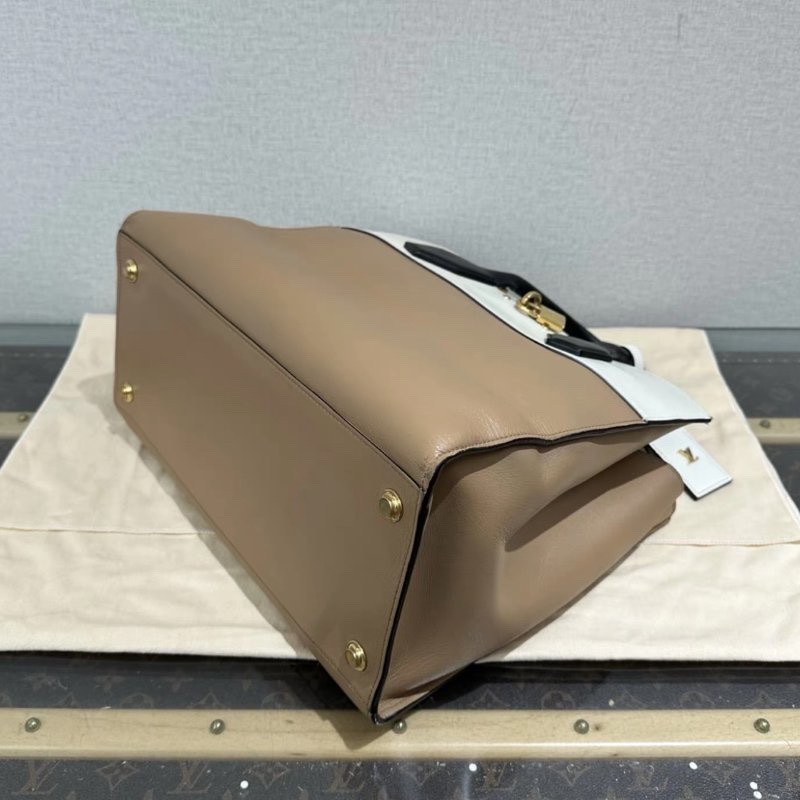 LV citysteamer金扣手提斜背包34*26*17 98新 配件塵袋-4