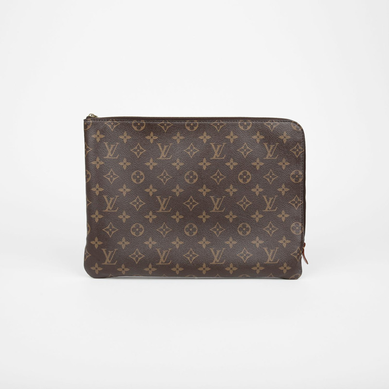 LOUIS VUITTON Etui Voyage MM 手拿包-0