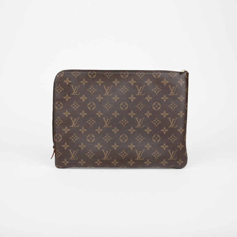 LOUIS VUITTON Etui Voyage MM 手拿包-1