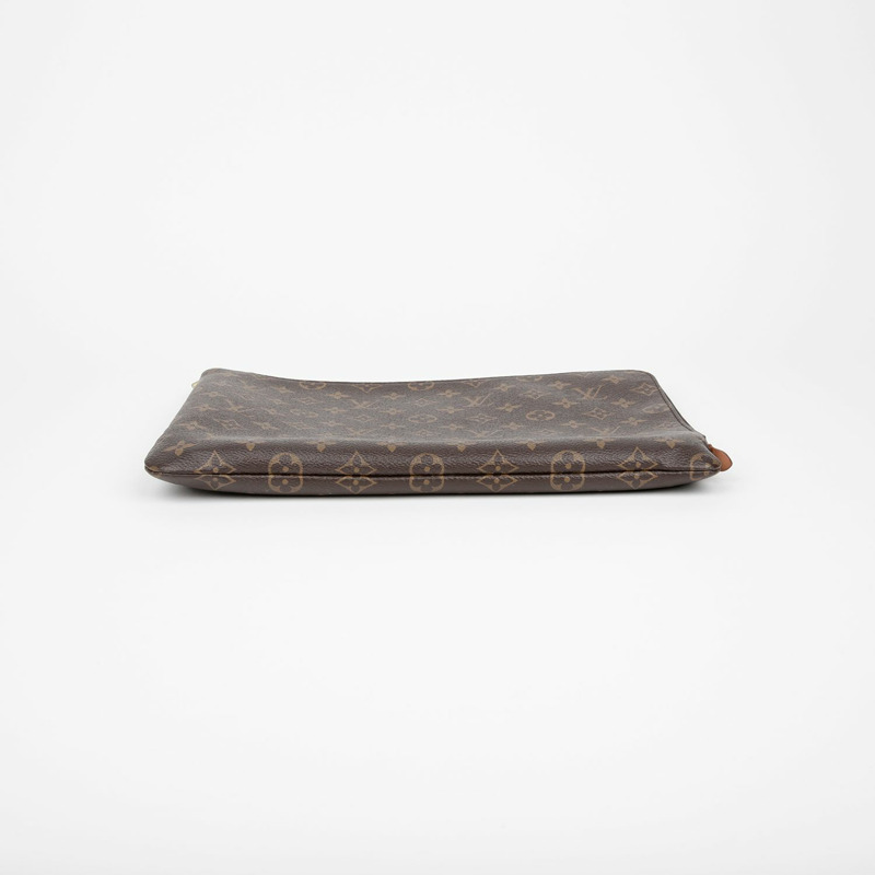 LOUIS VUITTON Etui Voyage MM 手拿包-3