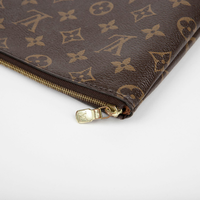LOUIS VUITTON Etui Voyage MM 手拿包-4