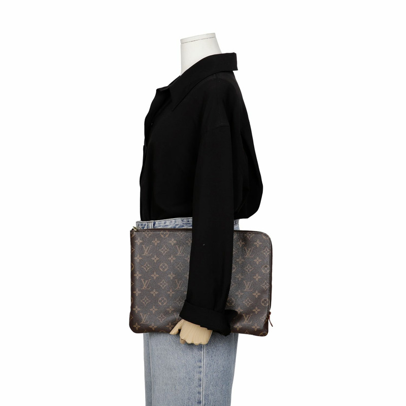LOUIS VUITTON Etui Voyage MM 手拿包-8