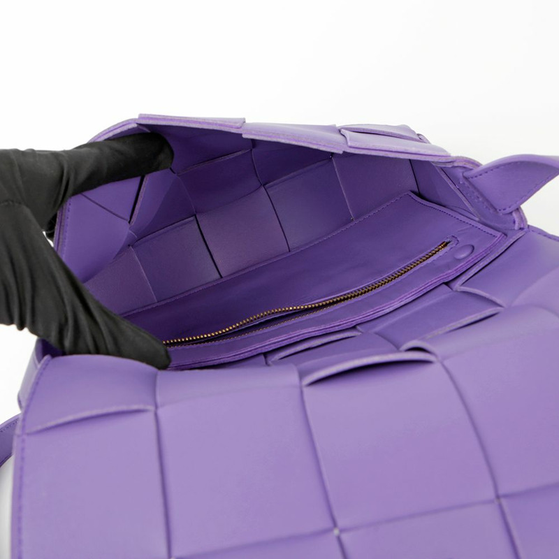 【包稅】BOTTEGA VENETA 578004 卡附單肩斜背包-9