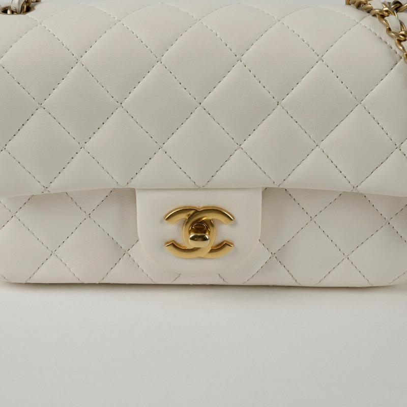 CHANEL Golden Ball 新款迷你肩斜背包-1