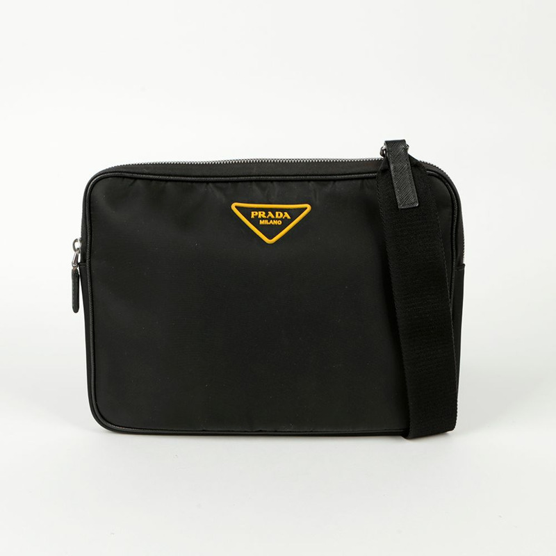 PRADA 三角形徽標斜背包-1