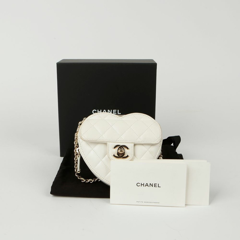 CHANEL 心型迷你肩斜背包-0