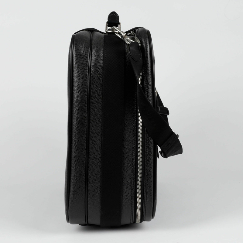 LOUIS VUITTON Taiga Satellite 53 手提包-4