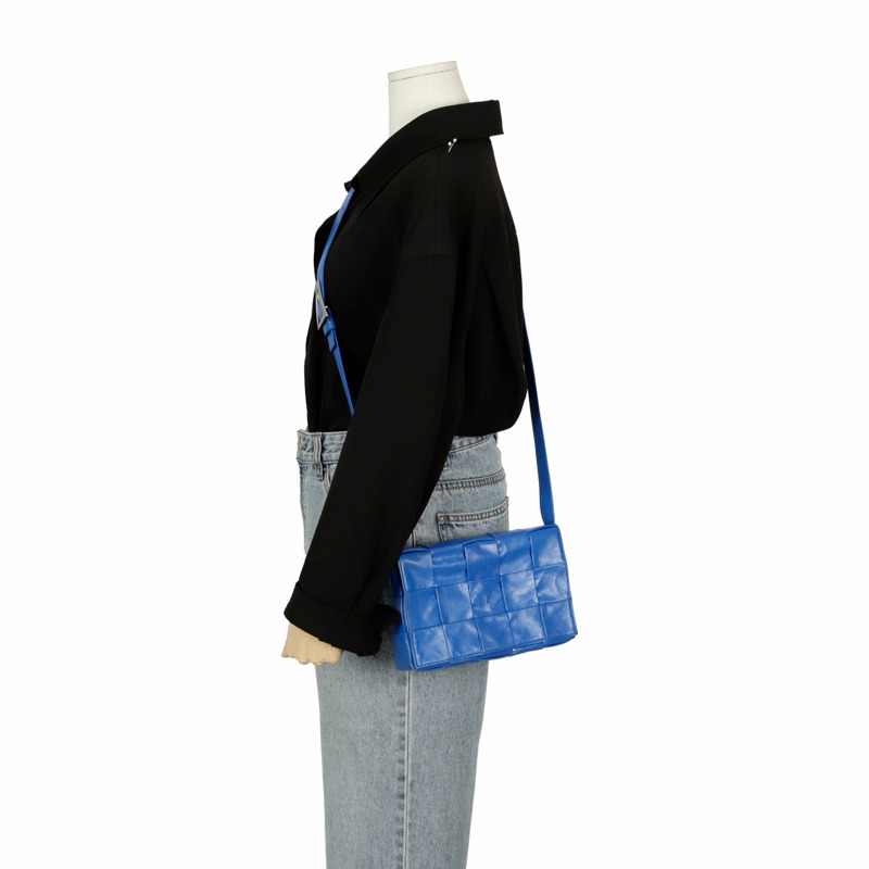 BOTTEGA VENETA Cassette 中型單肩斜背包-12