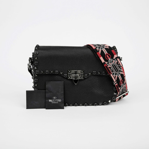 VALENTINO Rockstud 吉他滾輪肩斜背包