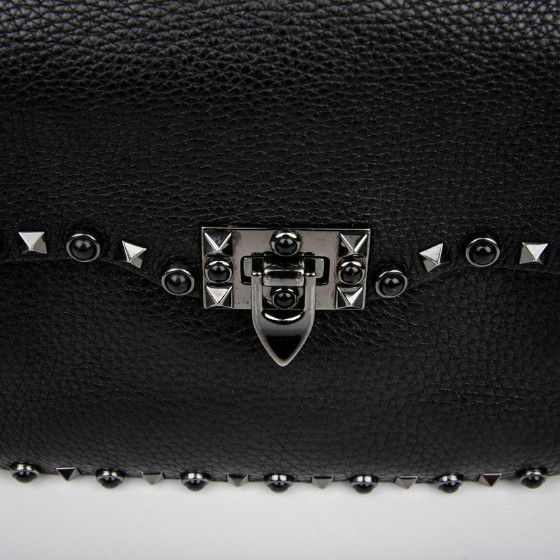 VALENTINO Rockstud 吉他滾輪肩斜背包-2