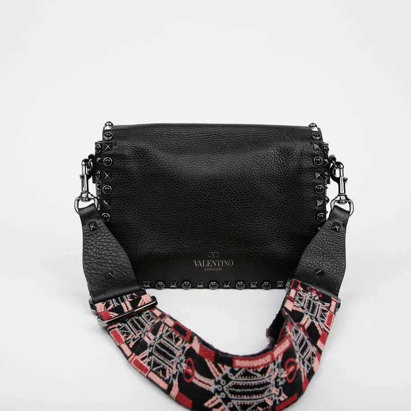 VALENTINO Rockstud 吉他滾輪肩斜背包-3