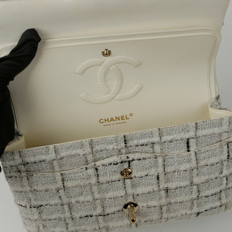 CHANEL 粗花呢經典中型單肩包-10