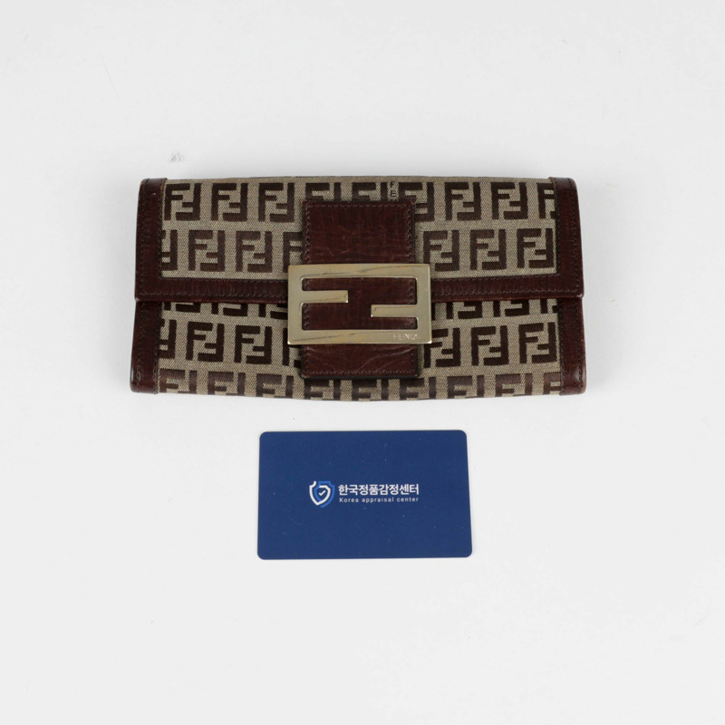 FENDI Juka 長版皮夾-11