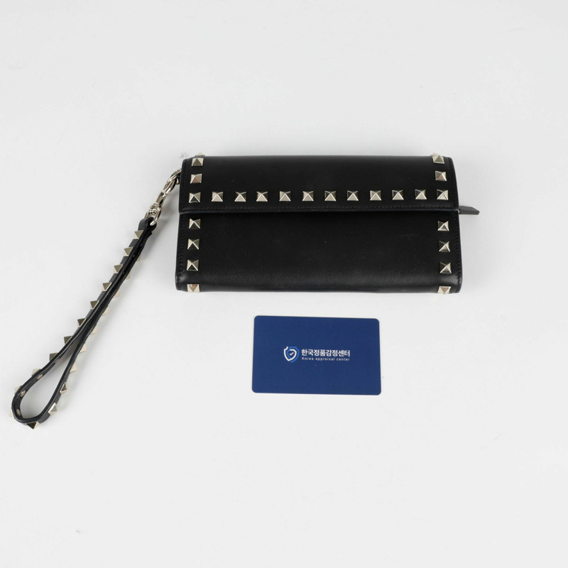VALENTINO Rockstud 肩帶長版皮夾-9