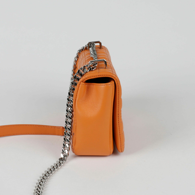 BURBERRY Lola 小號肩斜背包-4
