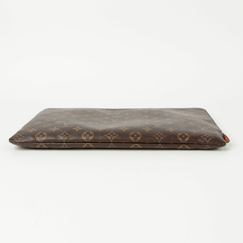 LOUIS VUITTON Etui Voyagе GM 手拿包-4