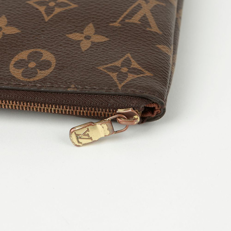 LOUIS VUITTON Etui Voyagе GM 手拿包-5